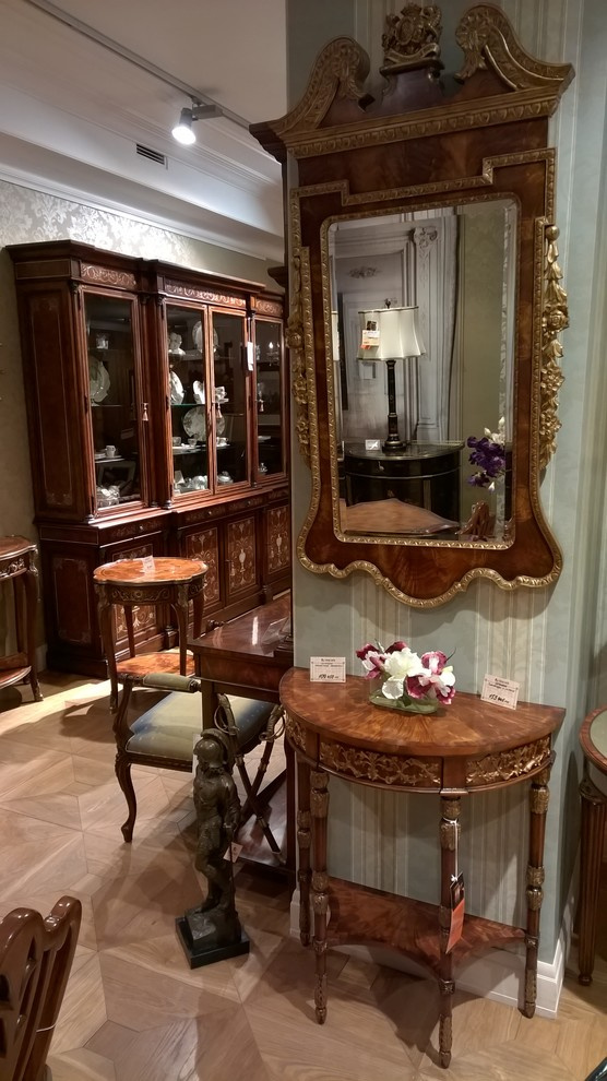 Реставрация Предметов Мебельного Убранства Английского Королевского Дома.Про-во