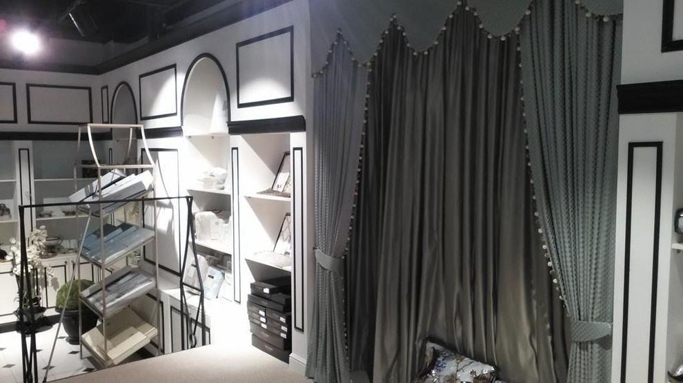 Магазин "Шипы и Розы" в Торговом центре "Табрис" на ул. Кубанская Набережная. 25