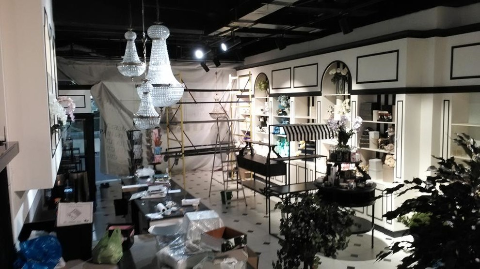 Магазин "Шипы и Розы" в Торговом центре "Табрис" на ул. Кубанская Набережная. 25