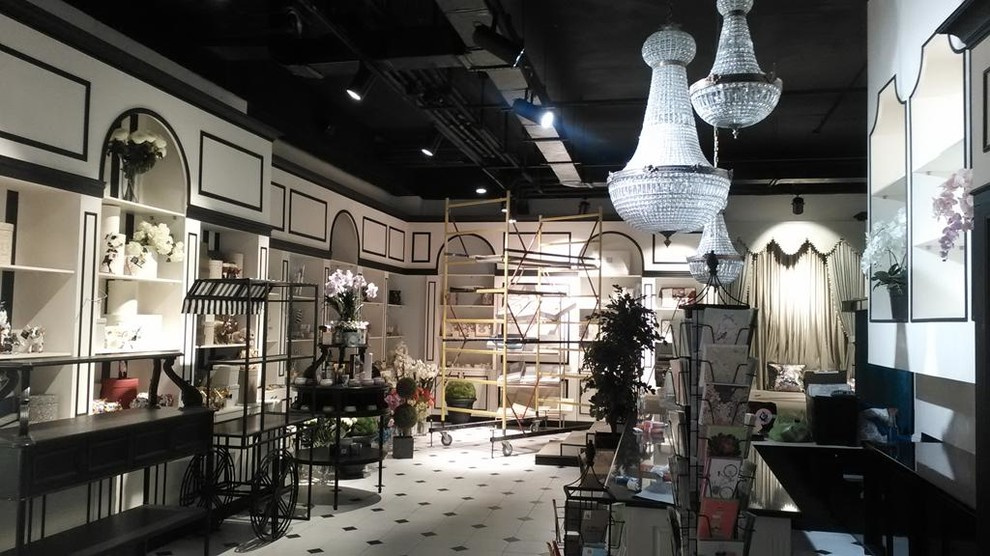 Магазин "Шипы и Розы" в Торговом центре "Табрис" на ул. Кубанская Набережная. 25