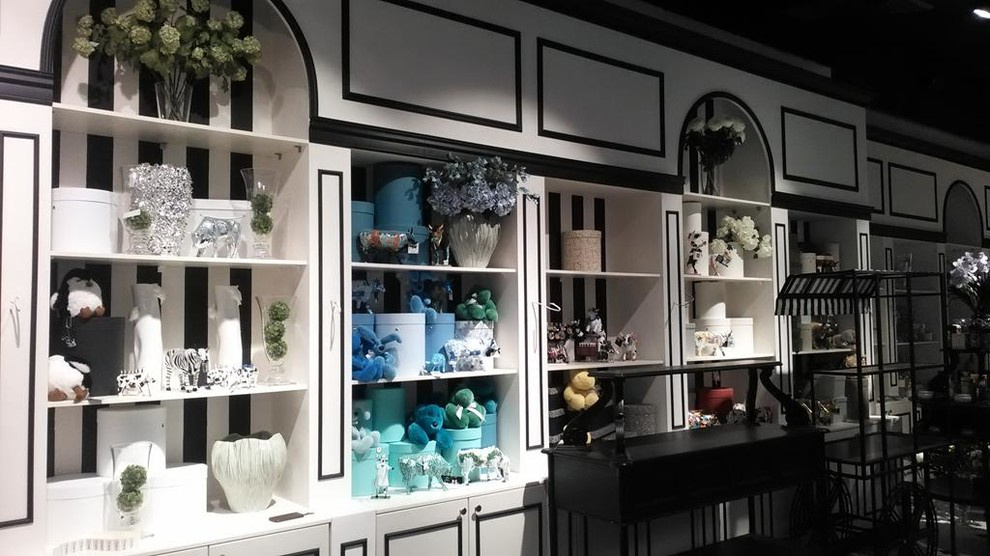 Магазин "Шипы и Розы" в Торговом центре "Табрис" на ул. Кубанская Набережная. 25