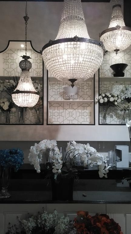 Магазин "Шипы и Розы" в Торговом центре "Табрис" на ул. Кубанская Набережная. 25