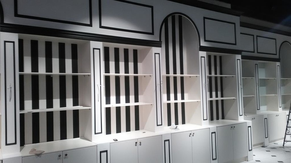 Магазин "Шипы и Розы" в Торговом центре "Табрис" на ул. Кубанская Набережная. 25