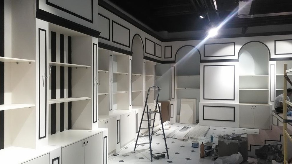 Магазин "Шипы и Розы" в Торговом центре "Табрис" на ул. Кубанская Набережная. 25