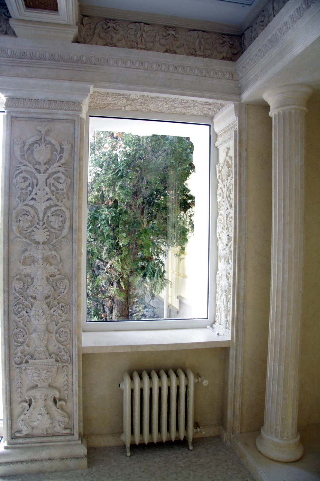 Бассейн в классическом стиле