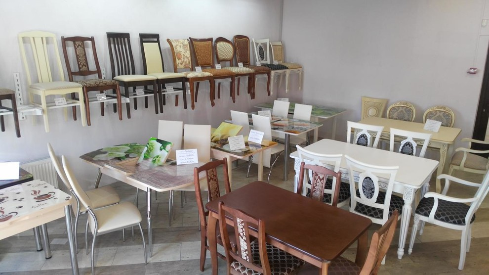 Офис магазина "Столы и Стулья" на ул.Московская, 125 литер 1