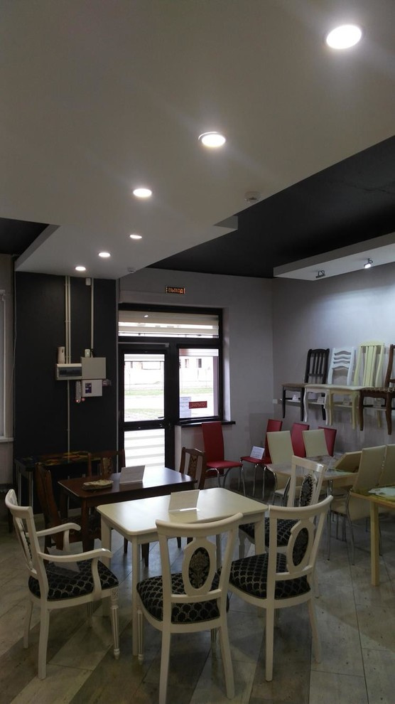 Офис магазина "Столы и Стулья" на ул.Московская, 125 литер 1