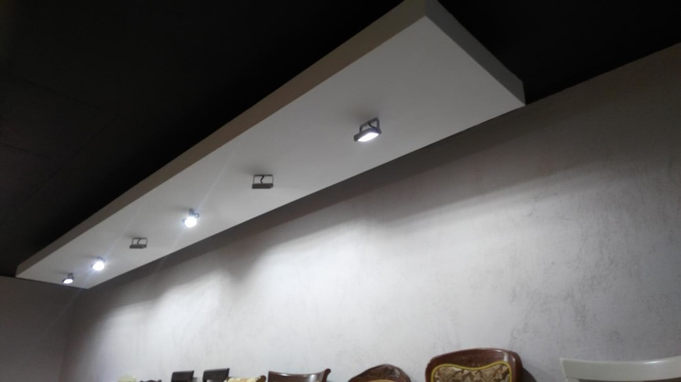 Офис магазина "Столы и Стулья" на ул.Московская, 125 литер 1