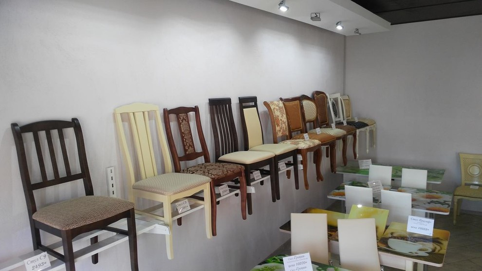 Офис магазина "Столы и Стулья" на ул.Московская, 125 литер 1