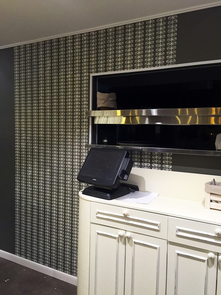 Роспись грифельных стен в сэндвич-баре COFFEE SMILE в Технопарке Сколково.