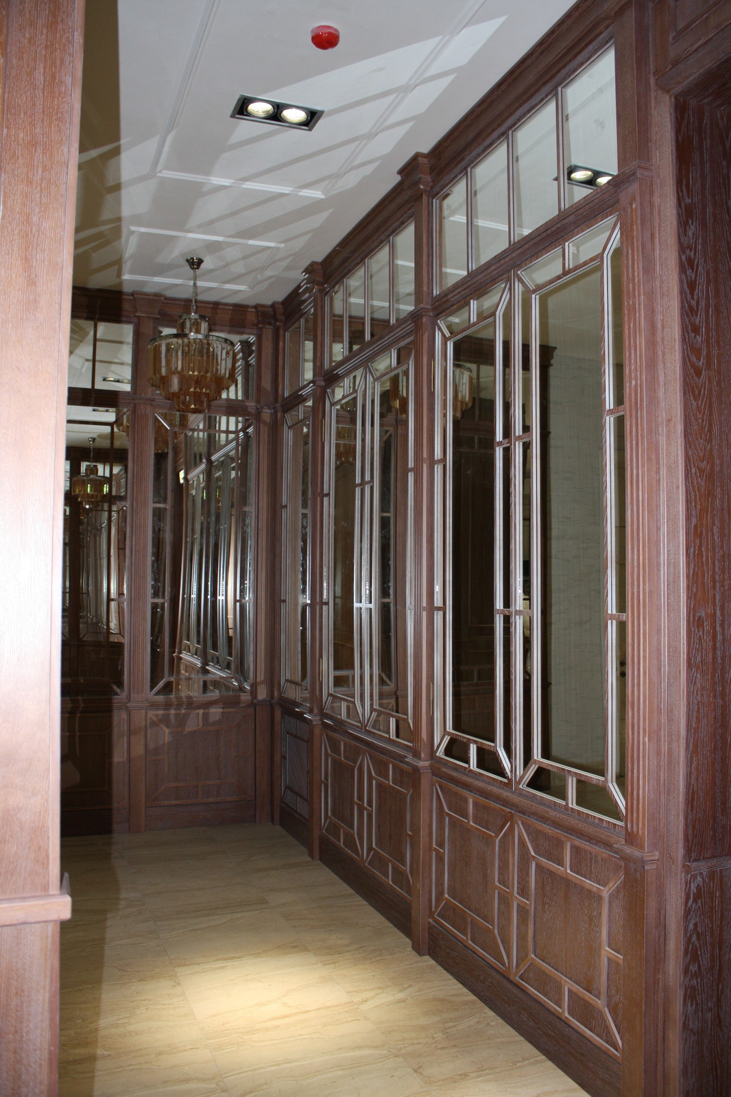 Зеркальные витражи