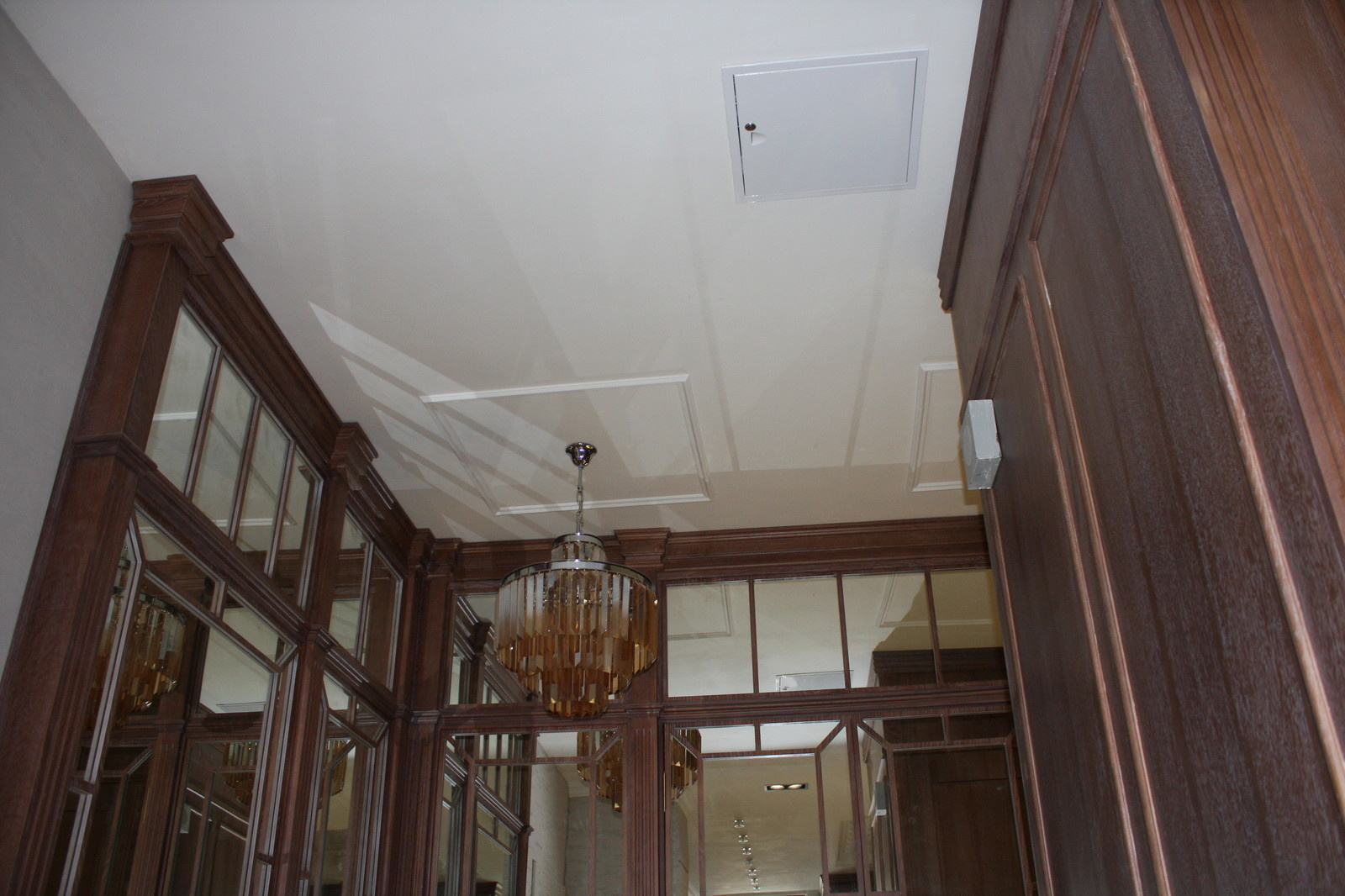 Зеркальные витражи