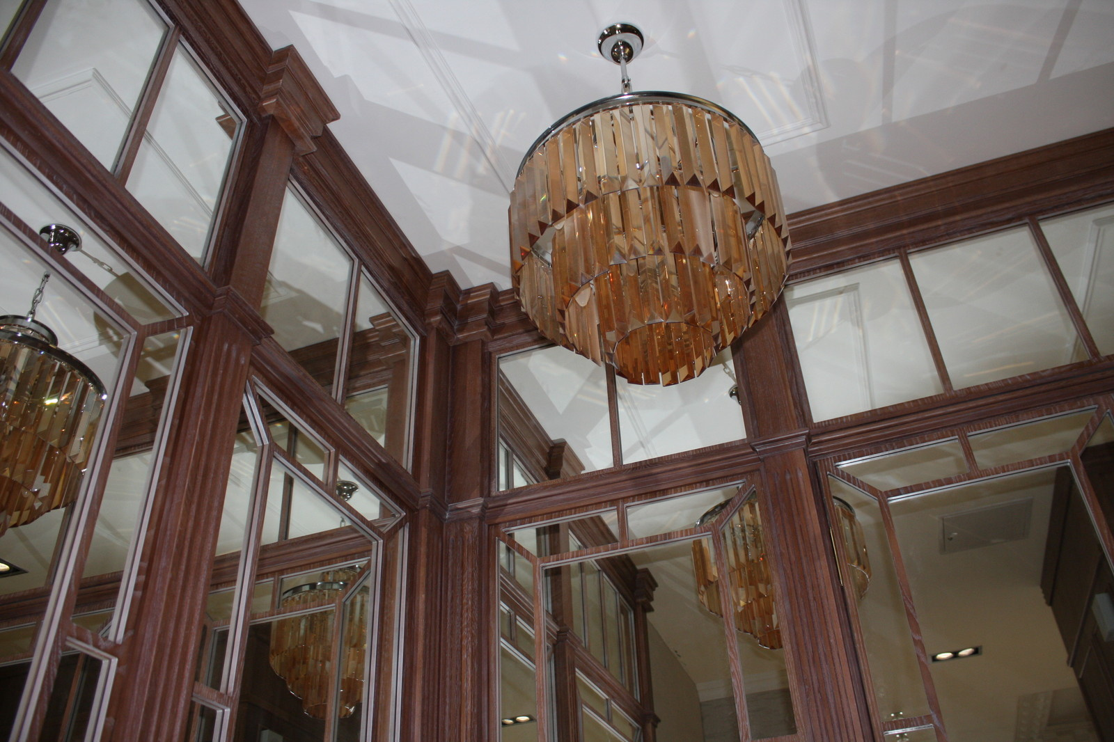 Зеркальные витражи