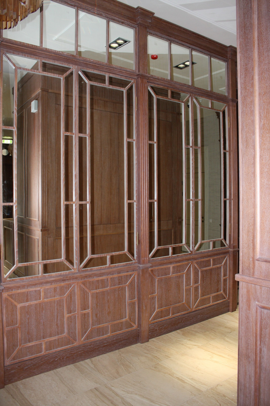 Зеркальные витражи