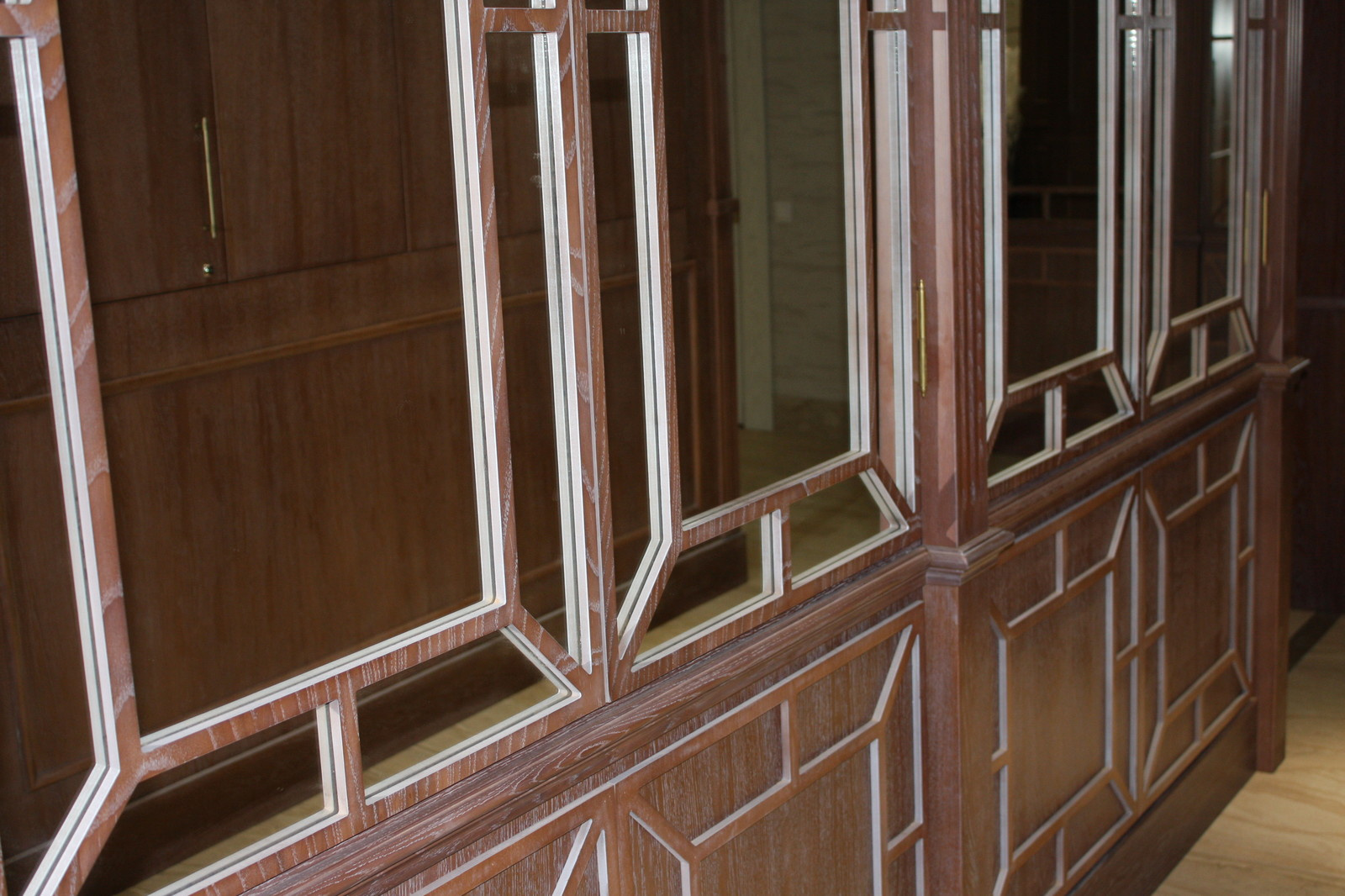 Зеркальные витражи