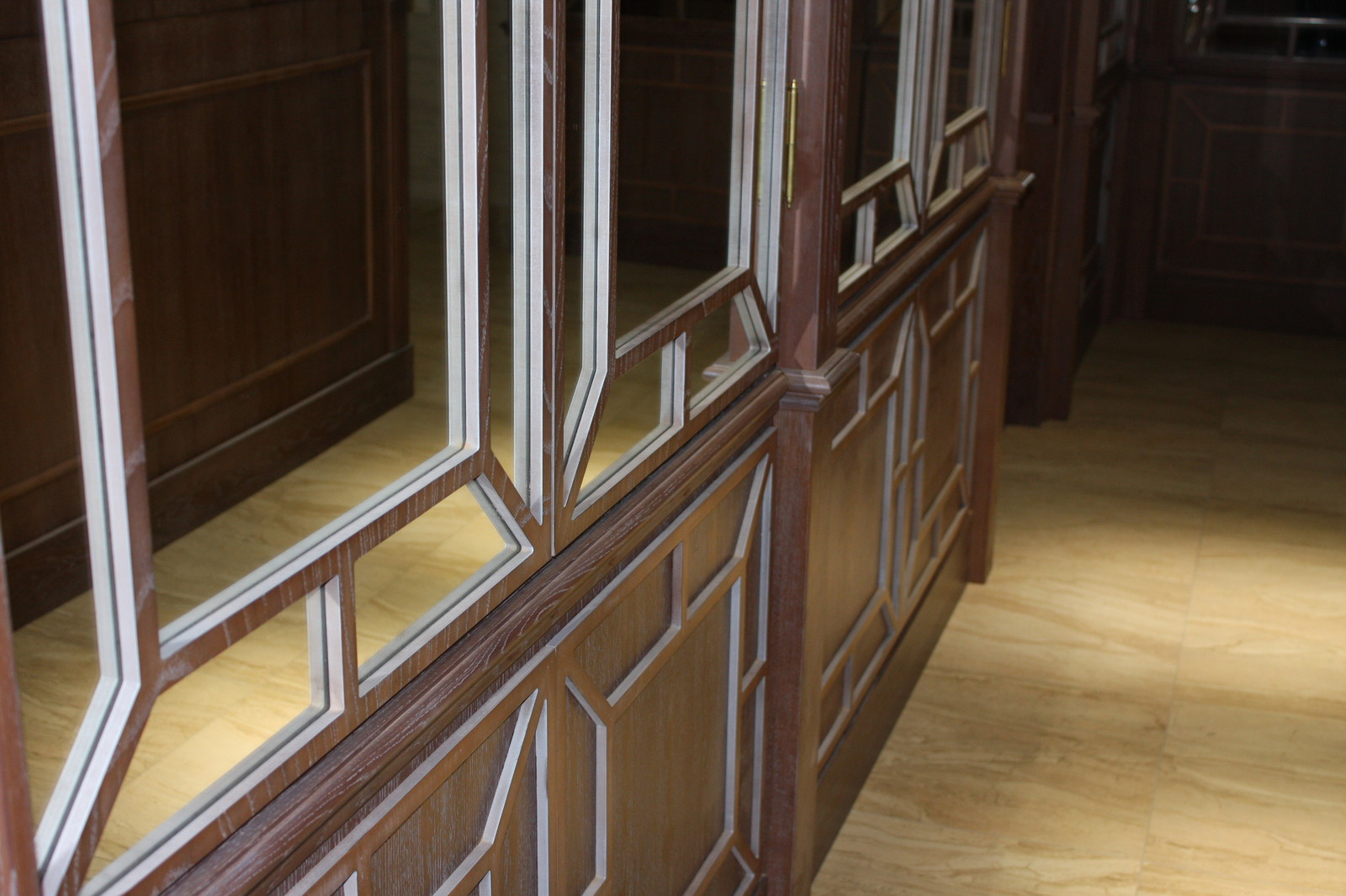 Зеркальные витражи