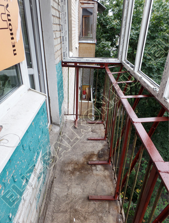 Остекление балкона под ключ