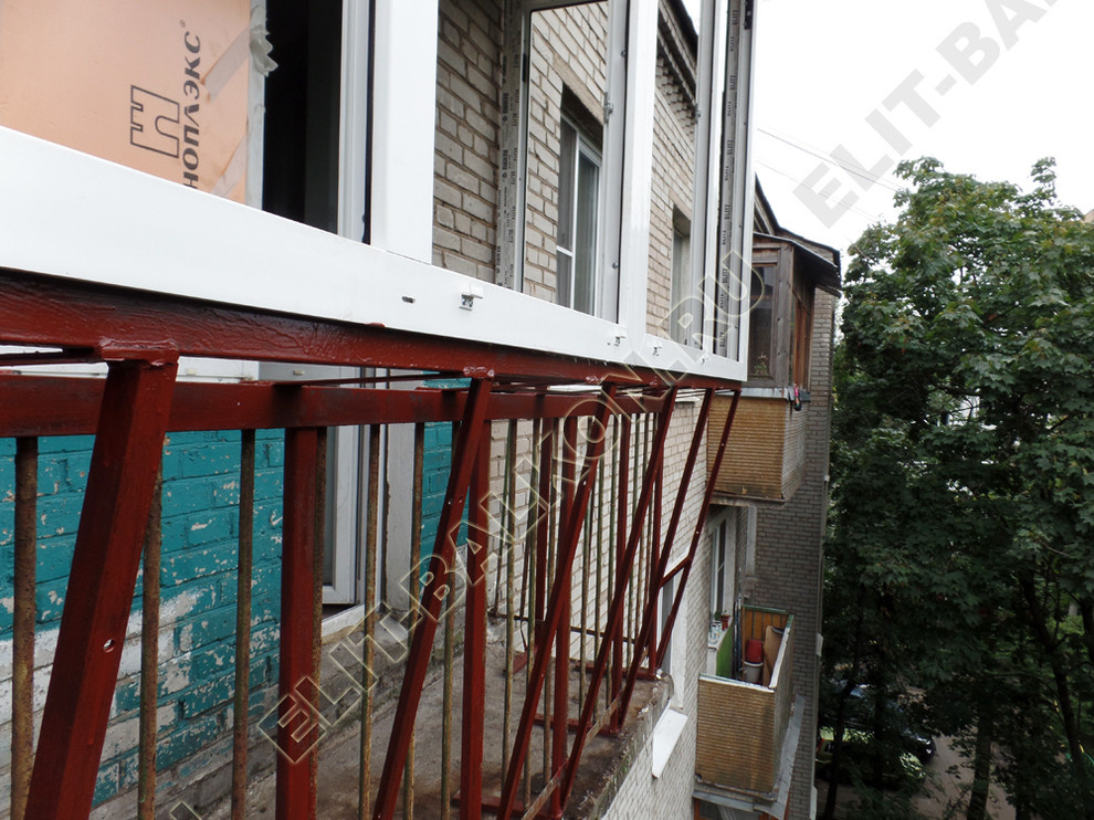 Остекление балкона под ключ