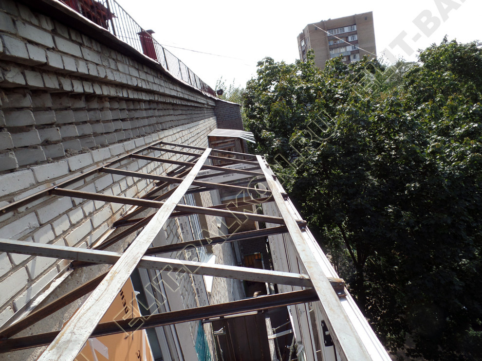 Остекление балкона под ключ