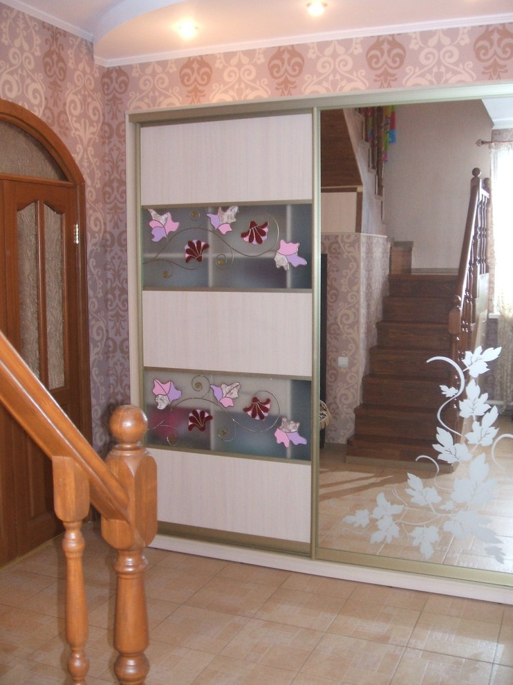 Витражи в интерьере квартиры, дома, кафе,офиса.