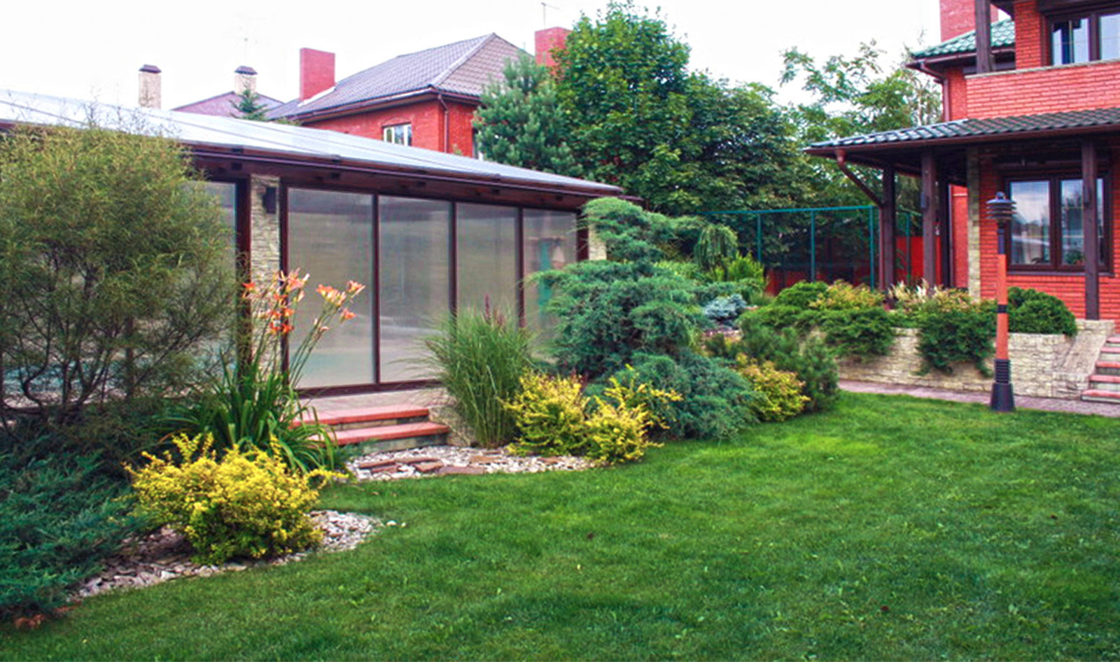 Ландшафтный дизайн участка 10 соток - рокарий.