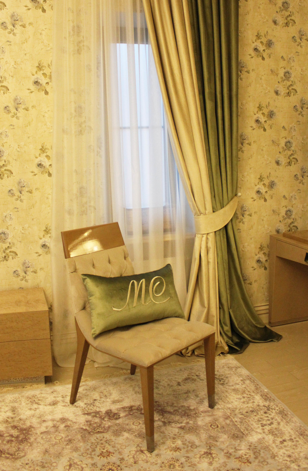 Обложка проекта: Бархат в спальне