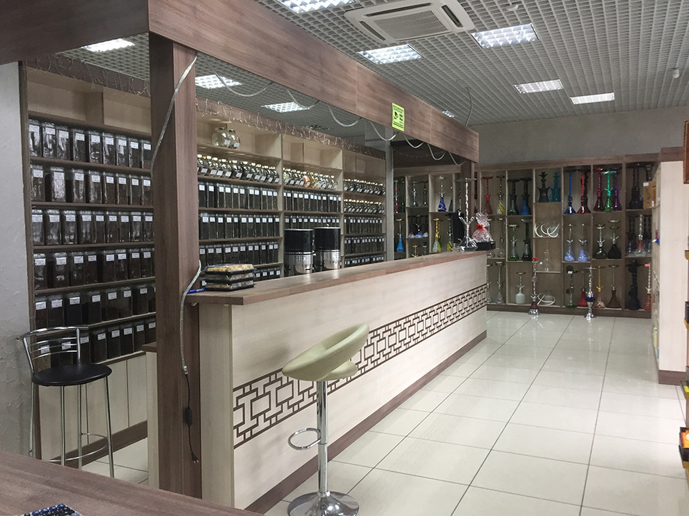 Интерьер магазина кальянов и lounge cafe