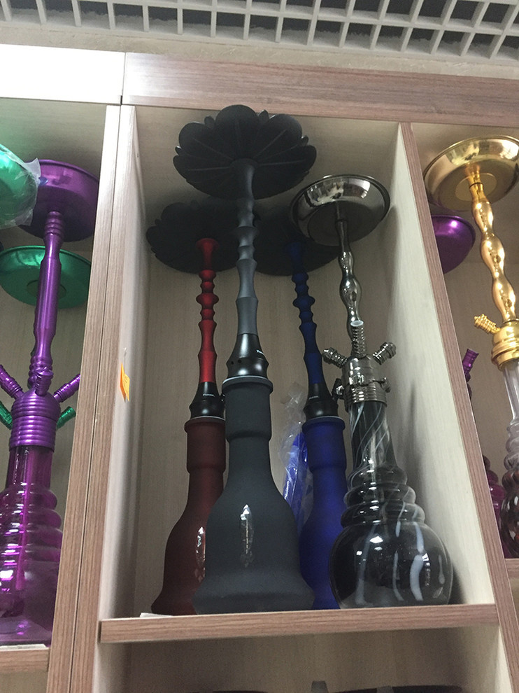 Интерьер магазина кальянов и lounge cafe