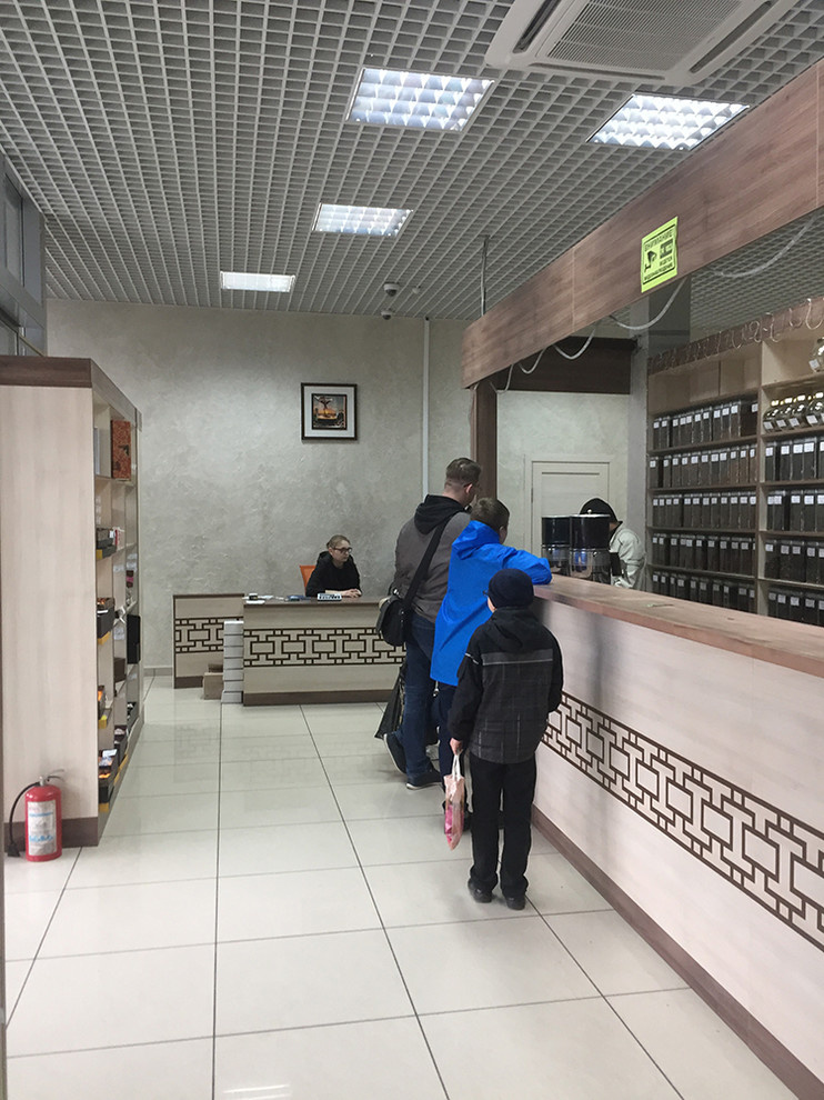 Интерьер магазина кальянов и lounge cafe