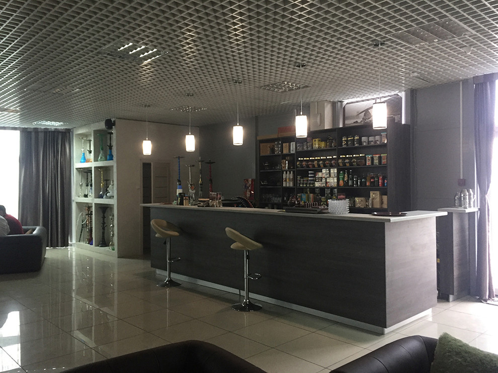 Интерьер магазина кальянов и lounge cafe