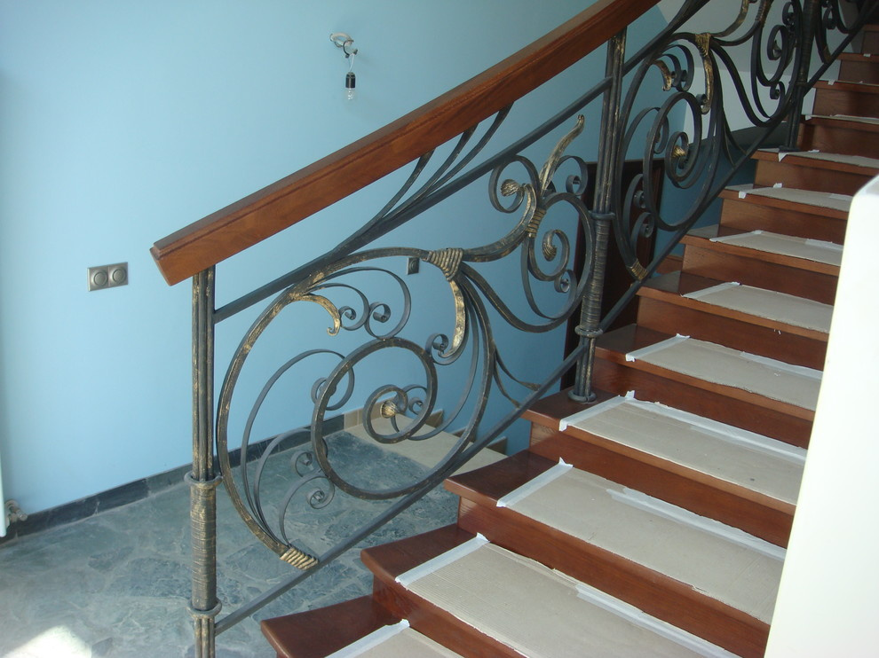 Кованые перила в резиденцию Бенелюкс, г. Москва