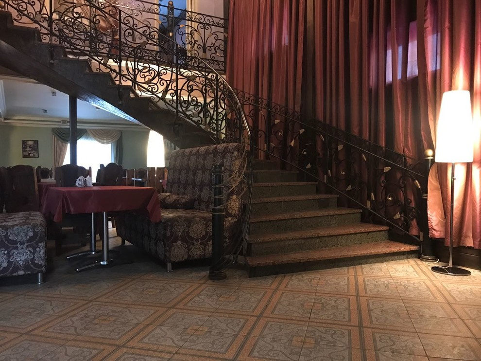 Кованые перила в ресторан "Арег", г. Звенигород