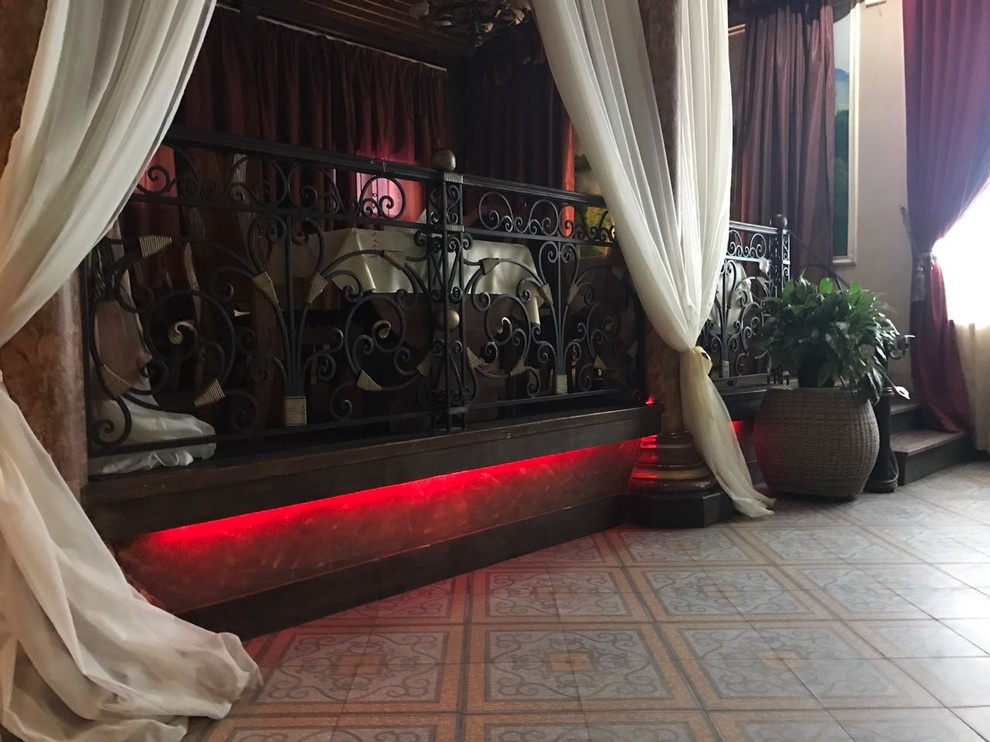 Кованые перила в ресторан "Арег", г. Звенигород