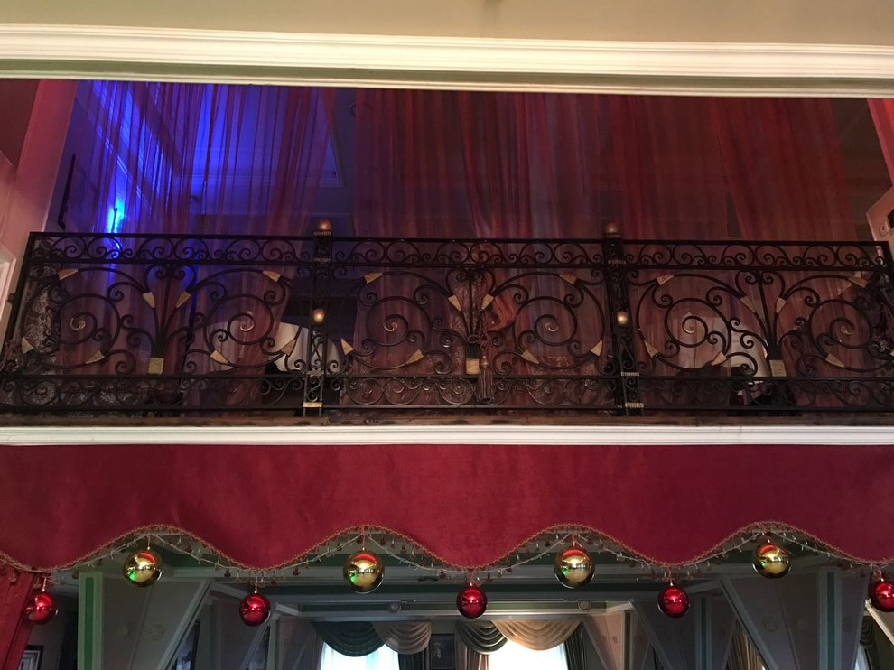 Кованые перила в ресторан "Арег", г. Звенигород