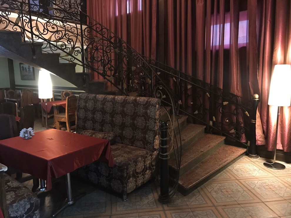 Кованые перила в ресторан "Арег", г. Звенигород