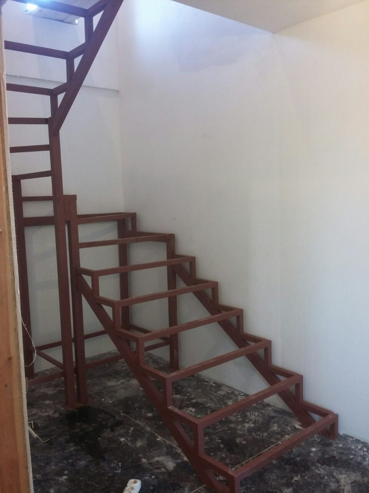 Каркасы лестниц под обшивку деревом
