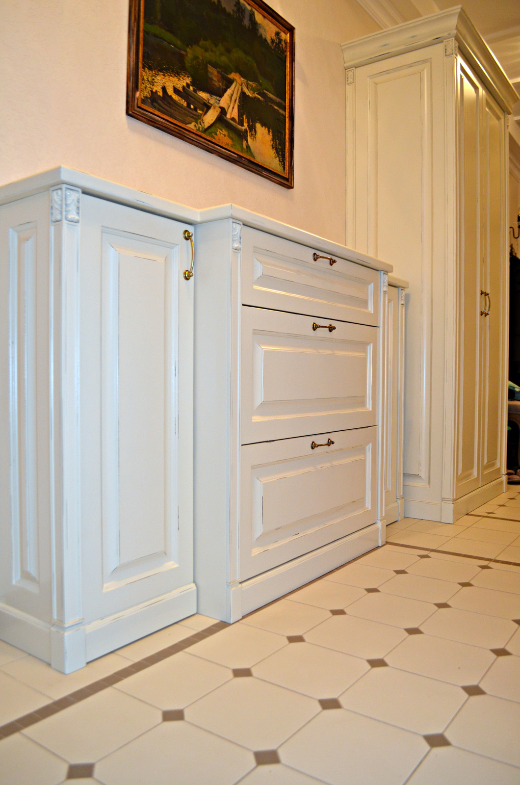 Комод в коридор