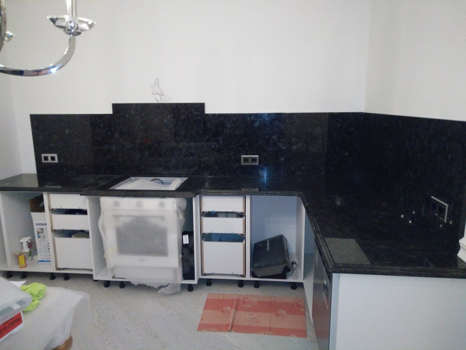 Обложка проекта: Столешница для кухни из гранита Volga Blue