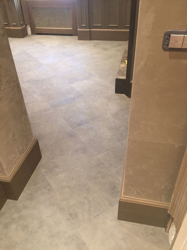 Кожаный пол в особняке