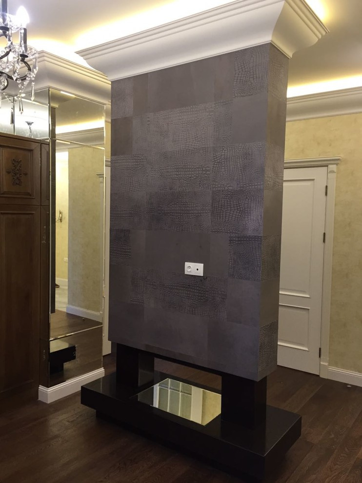 Биокамин в отделке кожаной плиткой