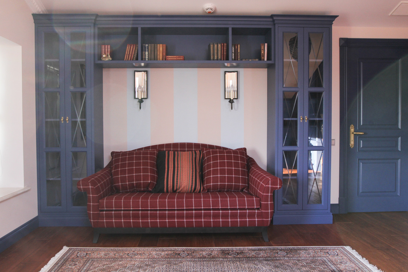 Библиотека в загородном доме