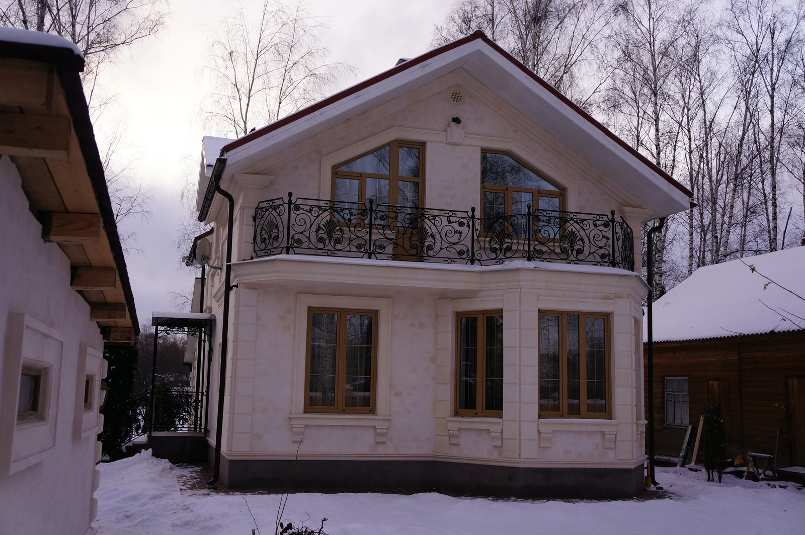 Облицовка фасада натуральным камнем.