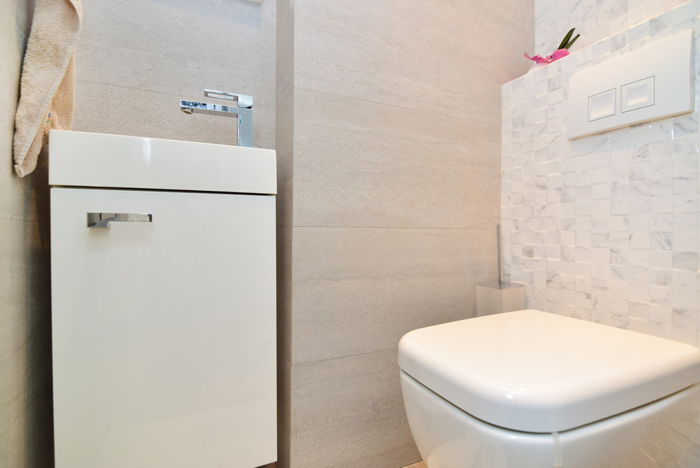 76 квадратов белого