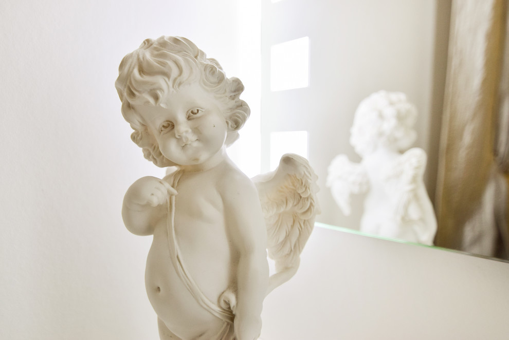 76 квадратов белого