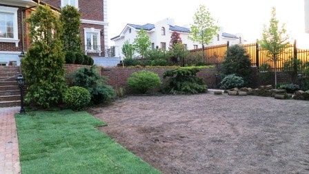 Озеленение и благоустройство участка.