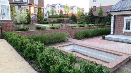 Озеленение и благоустройство участка.