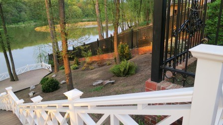 Озеленение и благоустройство участка.