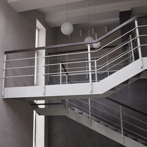 лестница та косоурах