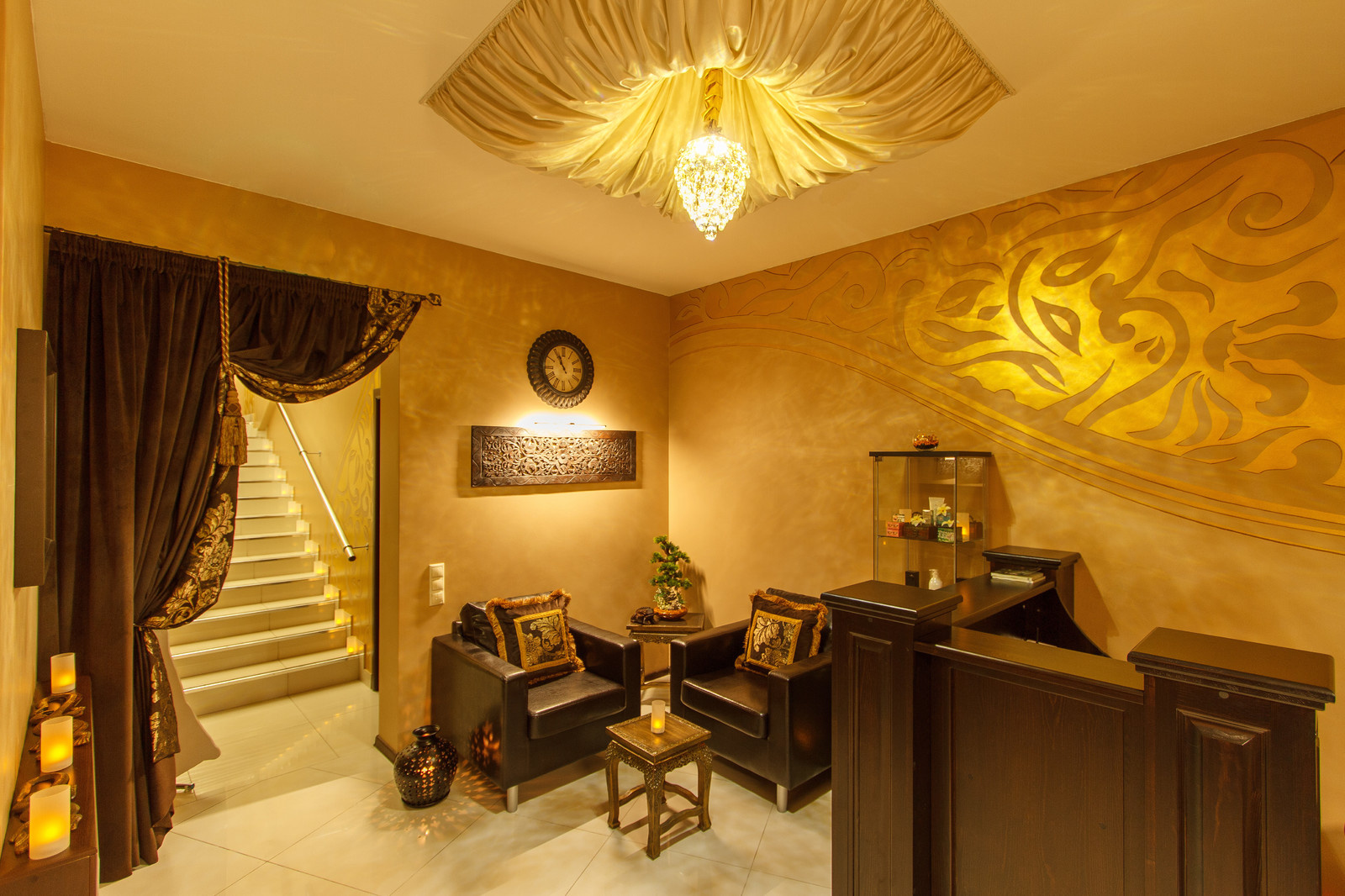 Зона ресепшн в СПА-салоне тайского массажа