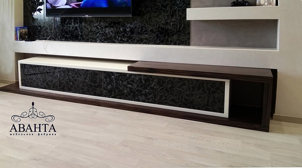 Обложка проекта: Тумба под ТВ, отделка шпон и стекло, МФ Аванта, Новосибирск